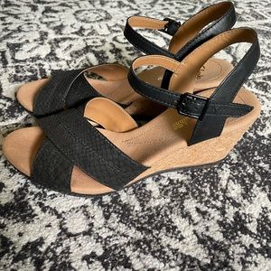 Clarks wedge Helio Latitude sandal. 8 1/2